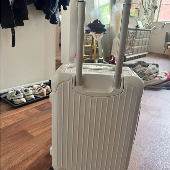 RIMOWA white Essential Cabin carry on